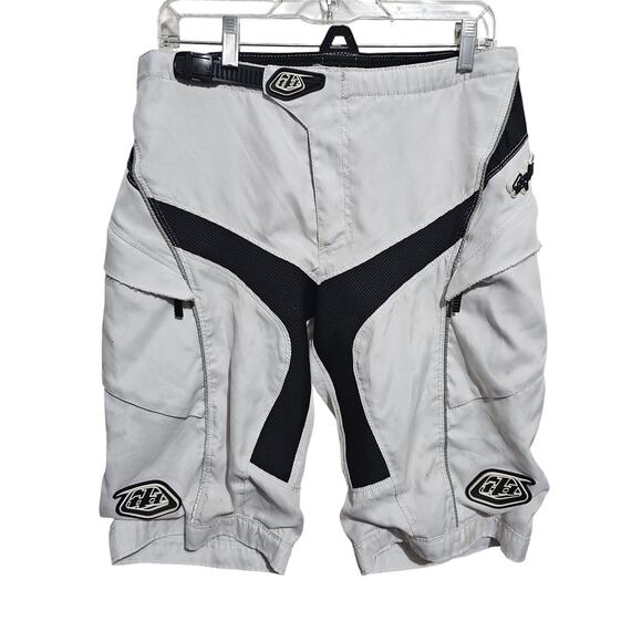 Troy Lee Designs Moto Shorts Mens Size 32 White Black *Stains* (894) - Picture 1 of 8